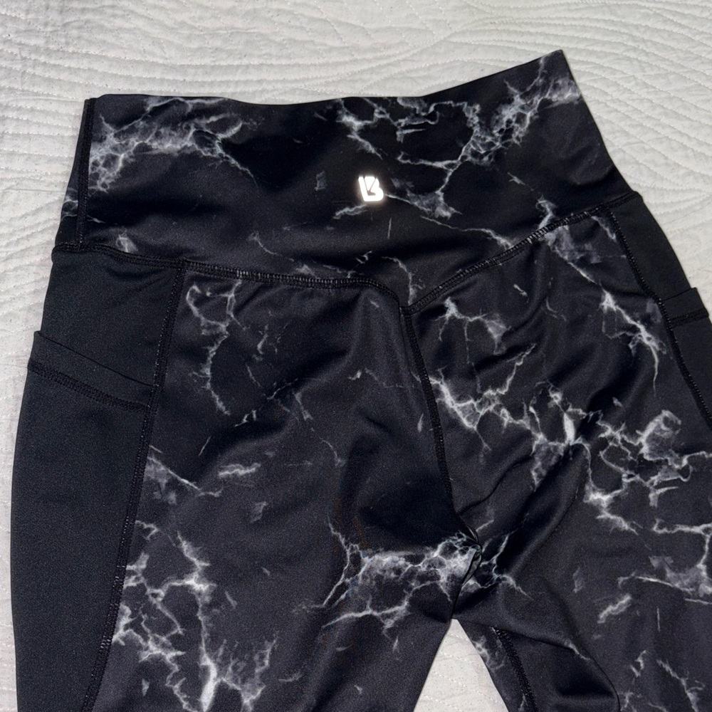 BuffBunny Marble Pattern Leggings